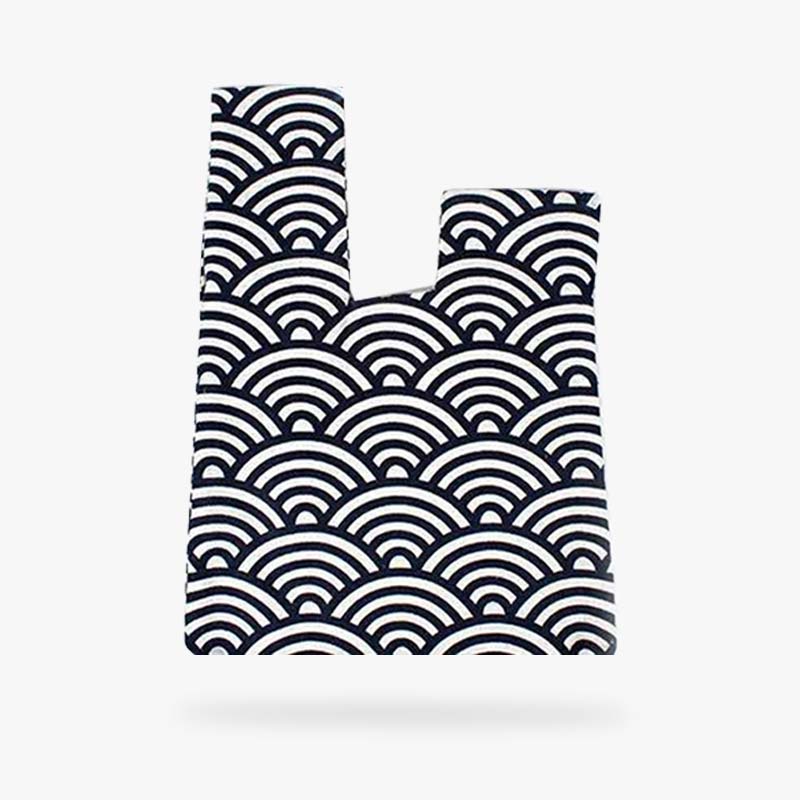 This seigaiha knotted bag is a traditional Japanese bag.Experience the blend of traditional aesthetics and modern functionality with this crossbody bag japanese, ideal for daily use