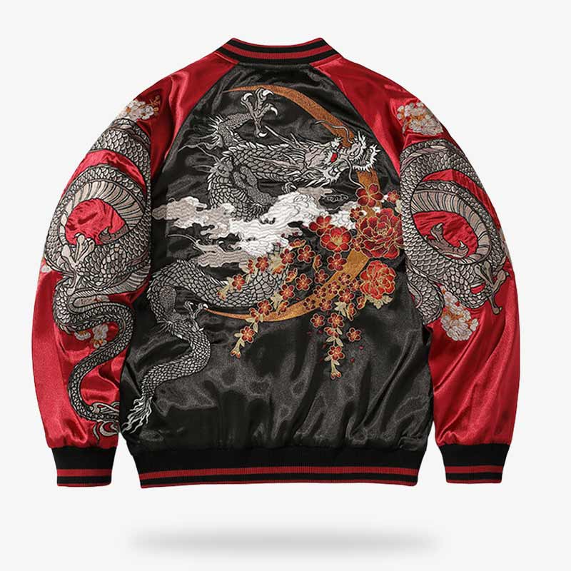 This dragon souvenir jacket is a sukajan jacket in red with Japanese motifs embroidered on the back.