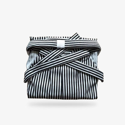 Hakama kimono for men combining traditional Japanese design with masculine tailoring, perfect for formal occasions and ceremonies.