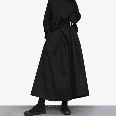 These hakama pants women is a Japanese fashion skirt. The Hakama skirt is black and the material is cotton.