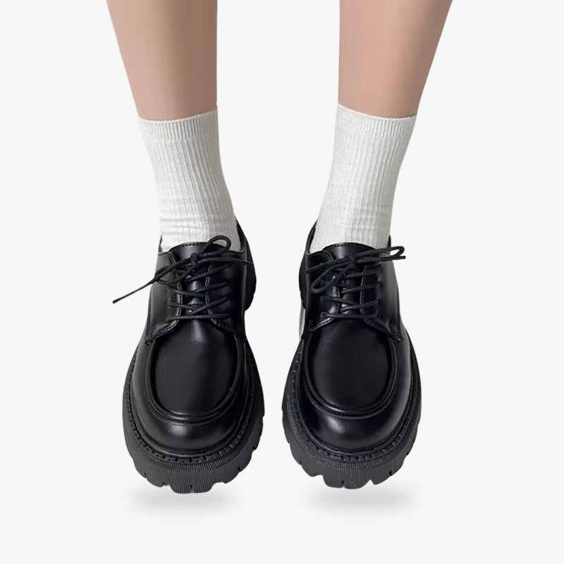 Thoses black Japanese school uniform shoes are crafted for a traditional look, often worn with classic Japanese school sailor fuku and Japanese socks