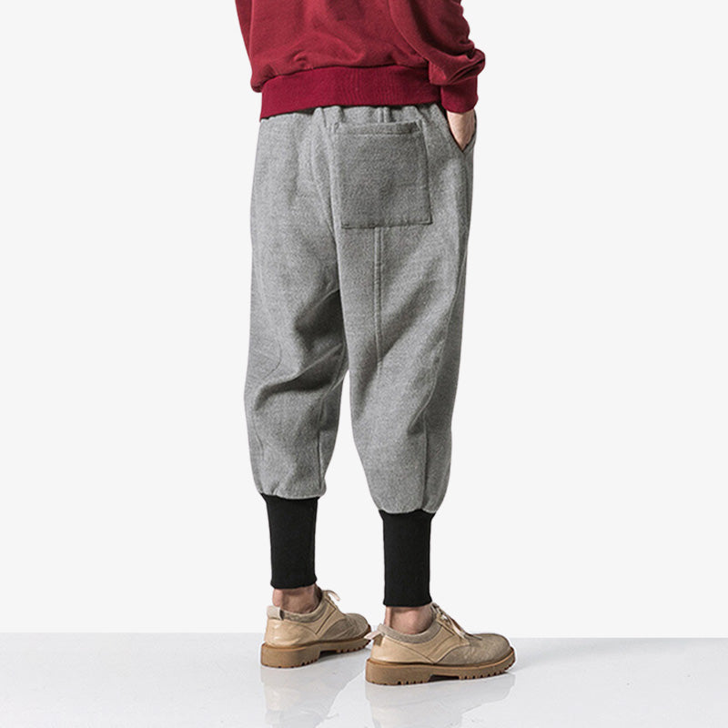 This ninja jogger pants is inspired by shinobi pants. A comfortable and practical japanese outfits for a unique style.