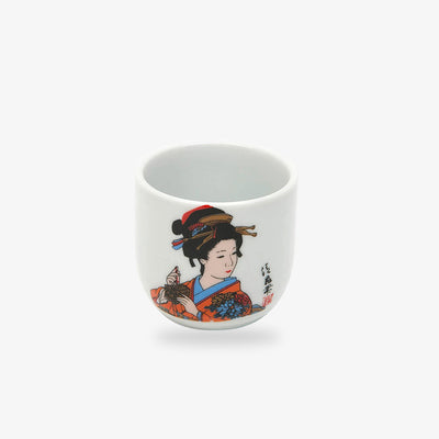 Sake geisha cup  featuring a beautiful japanese woman with kimono and kanzashi geisha hairpin. Blending traditional Japanese art with elegance, perfect for an authentic sake-drinking experience. The japanese sake glass is made with white ceramic