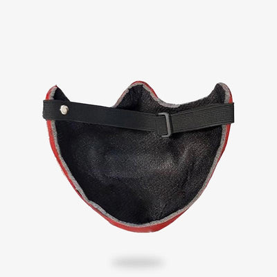 This samurai armor oni mask is a samurai mask. This oni mask is worn with a strap.