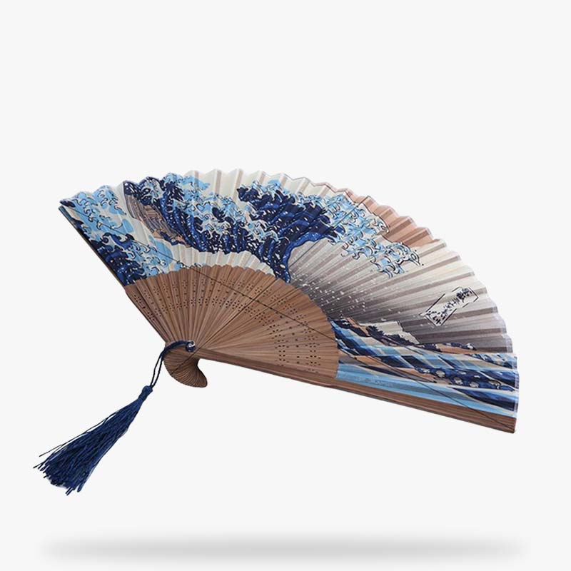 Wonderful japanese fan. This sensu folding fan price is perfect with the great wave of kanagawa pattern printed on the Japanese Bambou fan