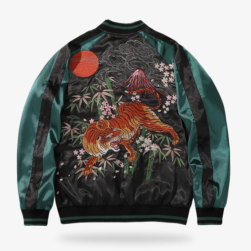 The sukajan jacket tiger features a powerful tiger motif, representing courage and strength in Japanese folklore.