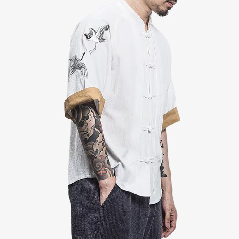 Tee shirt made in Japan with refined cuts and premium materials, offering comfort and a nod to traditional Japanese design