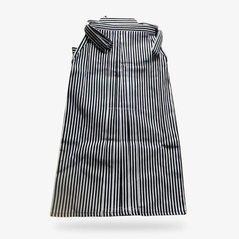 Traditional hakama kimono crafted with authentic fabrics and pleating, reflecting the elegance of Japanese ceremonial kimono outfit for men.