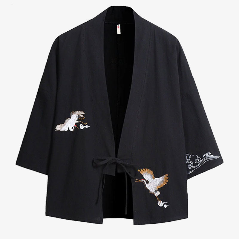 Haori kimono men’s style featuring a relaxed fit and open front, ideal for layering in both traditional and modern wardrobes.