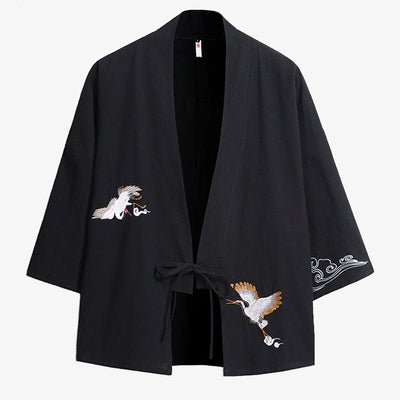 Haori kimono men’s style featuring a relaxed fit and open front, ideal for layering in both traditional and modern wardrobes.