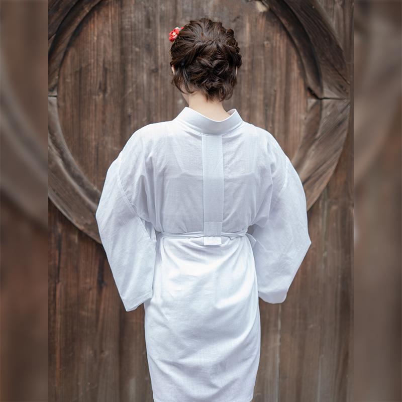 A kimono nagajuban for women with white color. The undergarment kimono is made with soft material