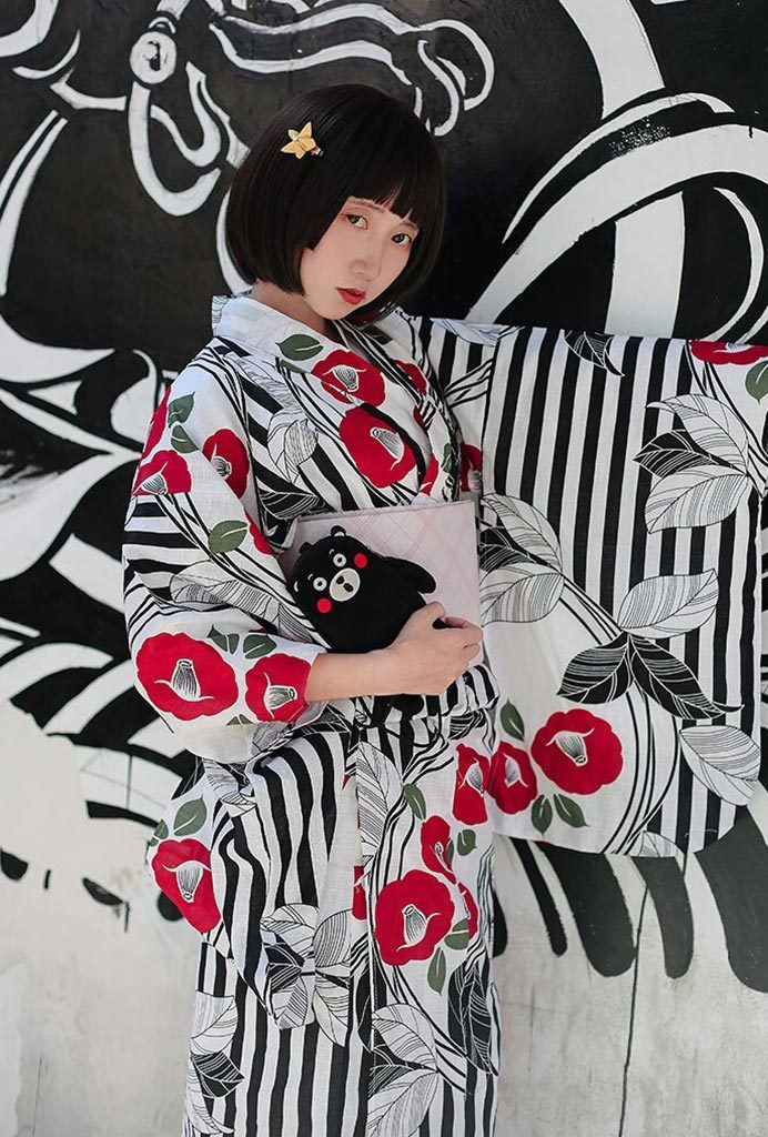 Traditional Geisha Kimono Robe